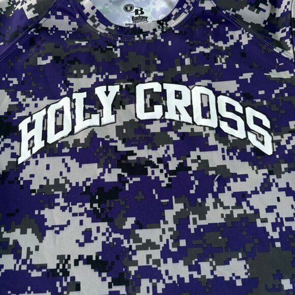Holy Cross Badger Sports Kids Active Tee Camo Size S - Picture 2 of 4